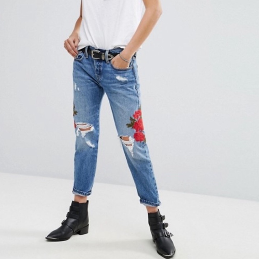 Levi’s 501 T Embroidered Roses Jeans